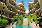 El Taj Oceanfront & Beachside Condo Hotel