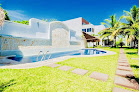 Executive Comfort Room With Swimming Pool Air Conditioning And Parking