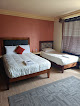 Komod Hotel, Libres