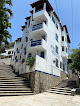 Mayflower Hotel & Hostal